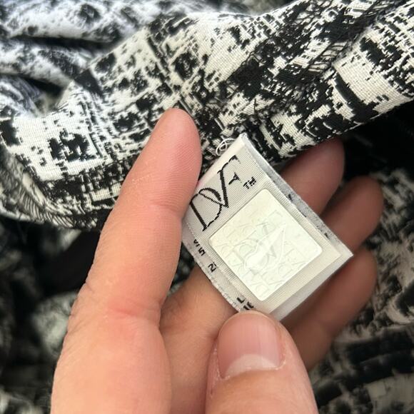 Diane Von Furstenberg Jaelyn Black & White Sleeveless Flutter Mini Dress 2 - Picture 8 of 9